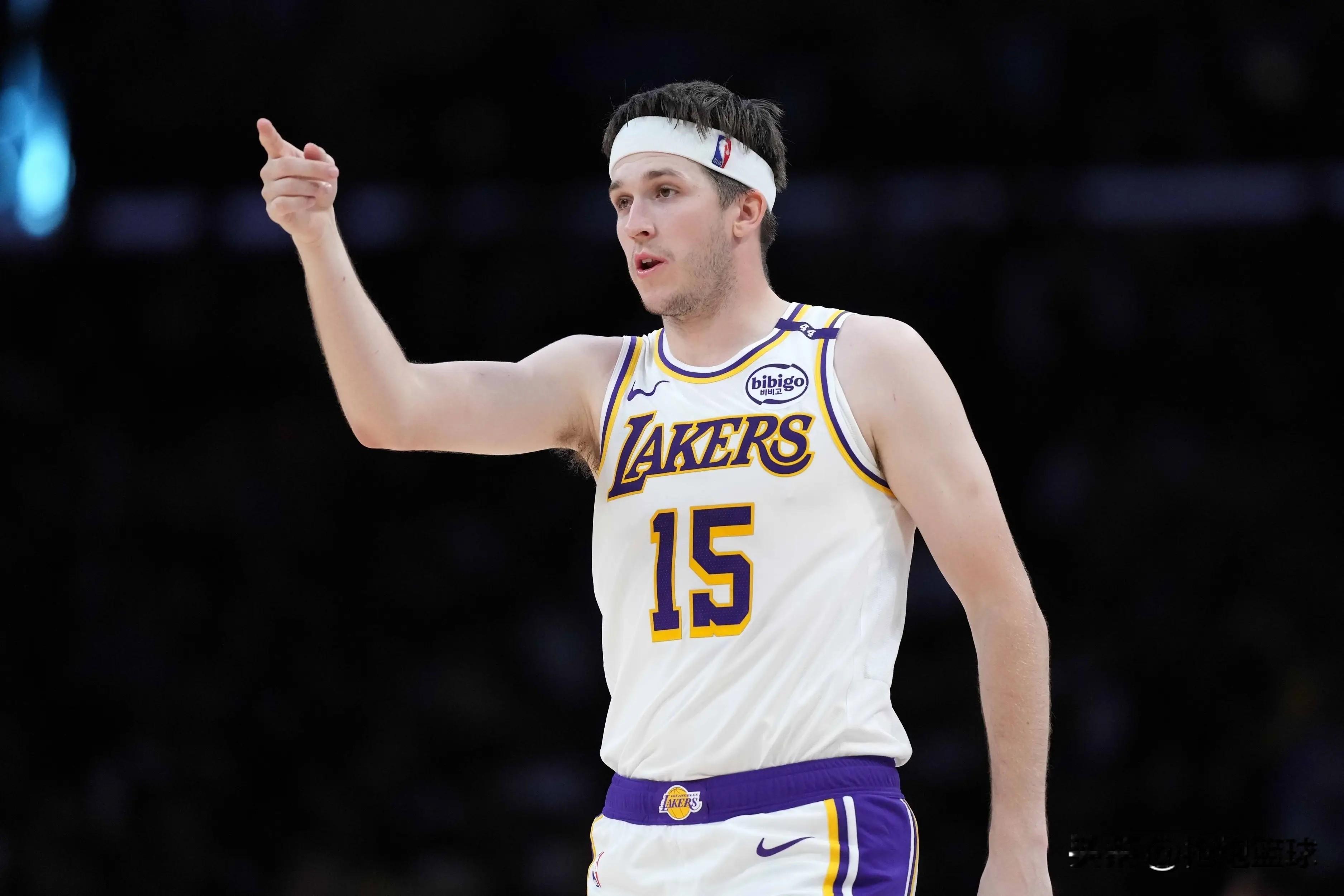 湖人天降喜讯啊  名记shams报道，湖人球员里夫斯对G5复出持乐观态...