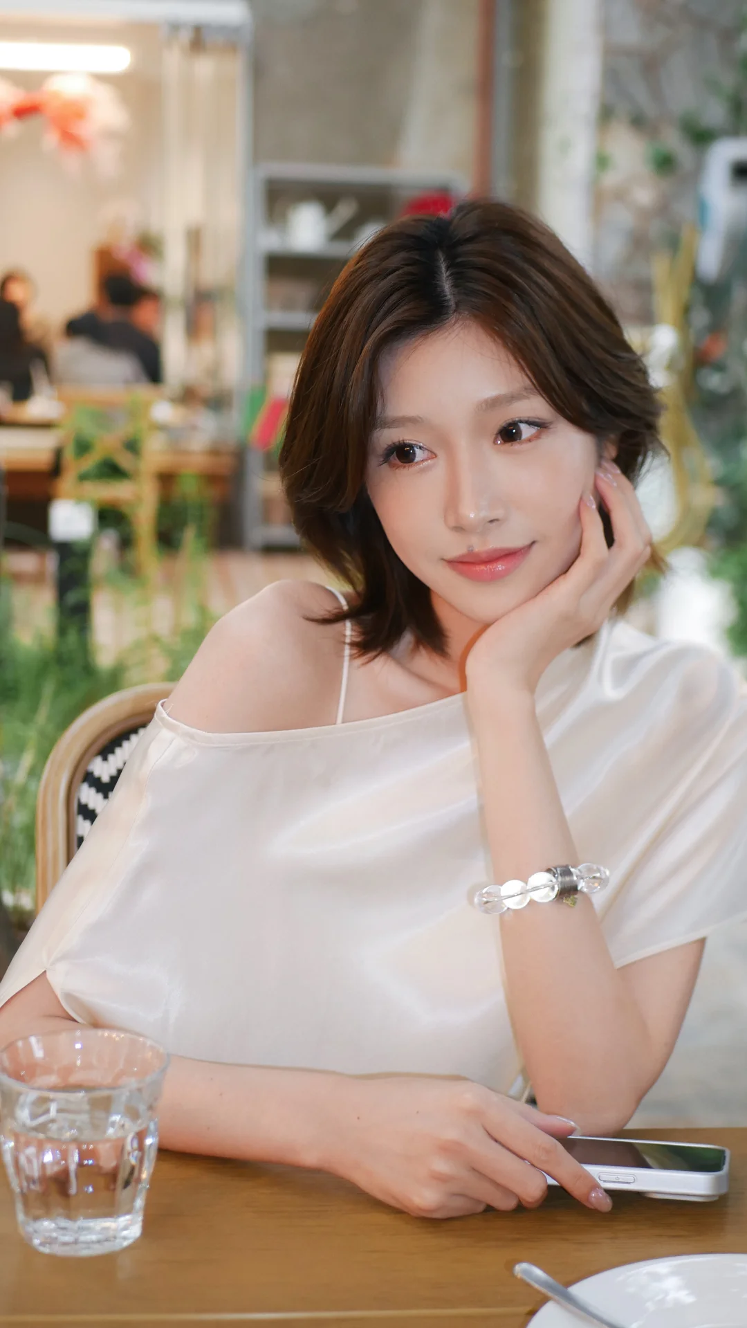 请吃漂亮饭的姐姐✨