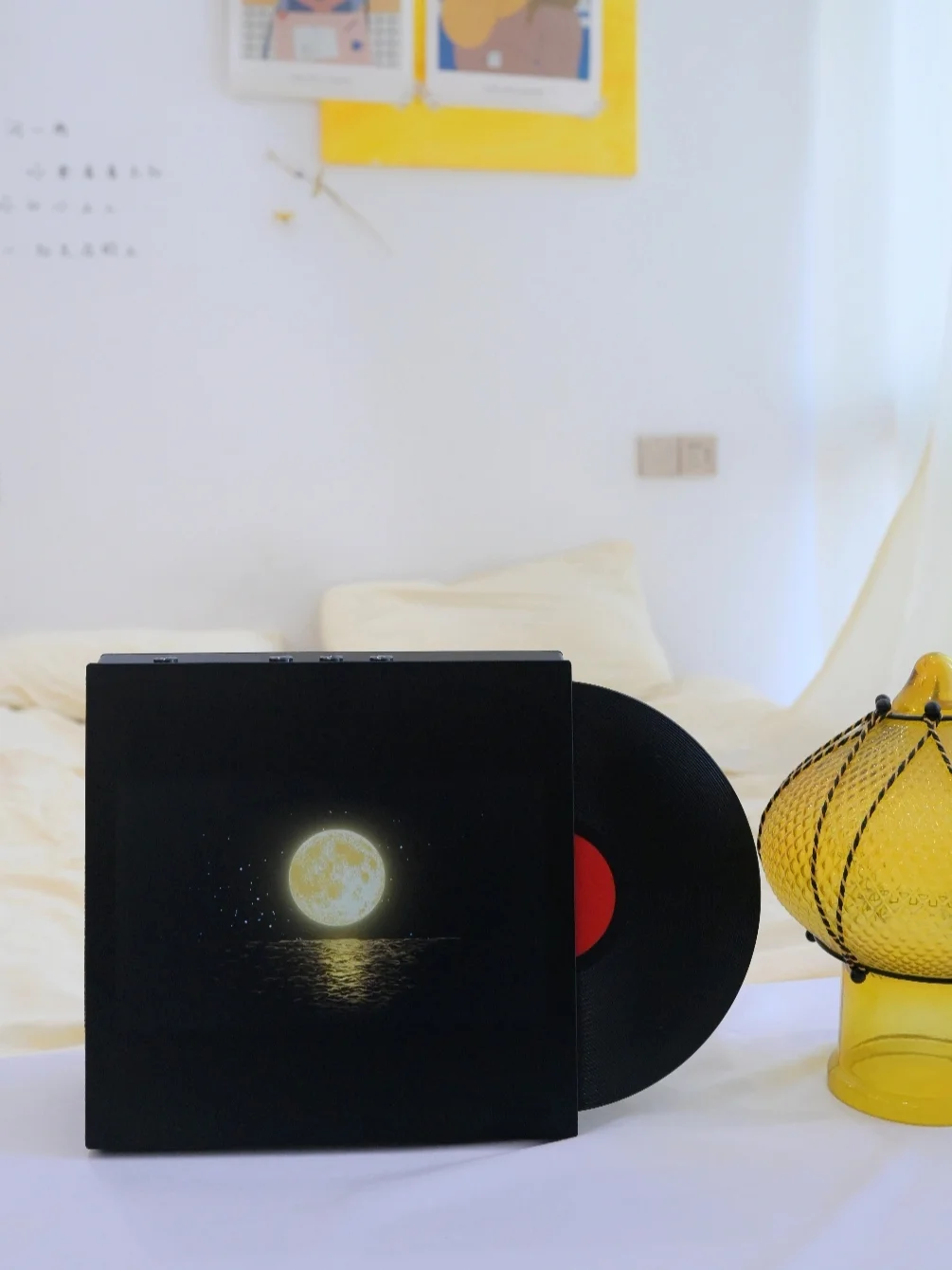 氛围感家居好物|一见钟情的黑胶歌词音箱