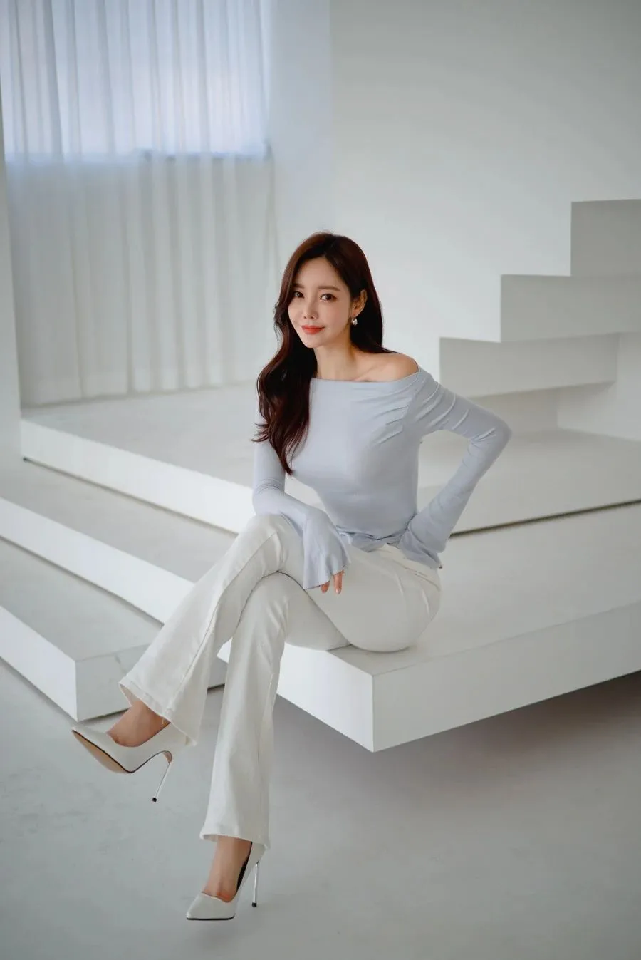 珠珠时尚穿搭秀：湖蓝雅致卢加诺河畔贴肤上衣！！?