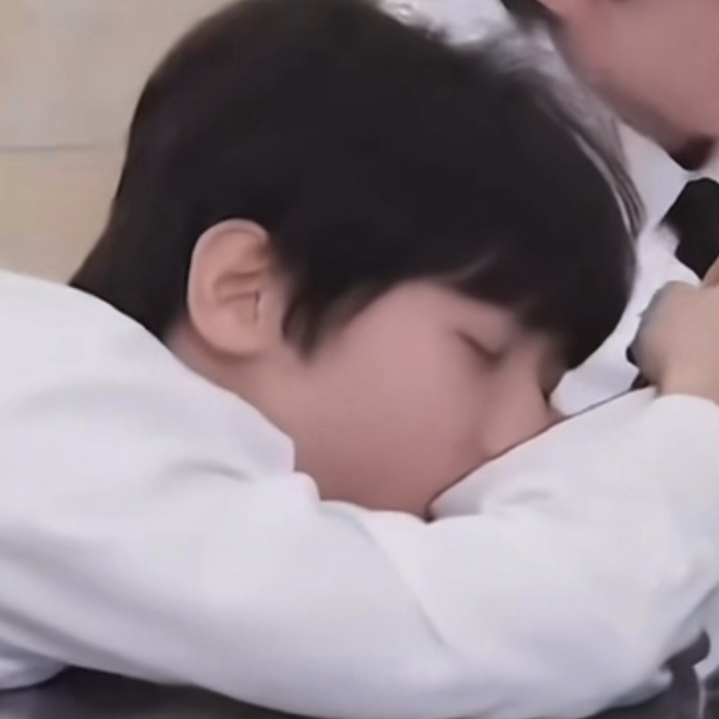 这简直一模一样。。。。。 ​​​