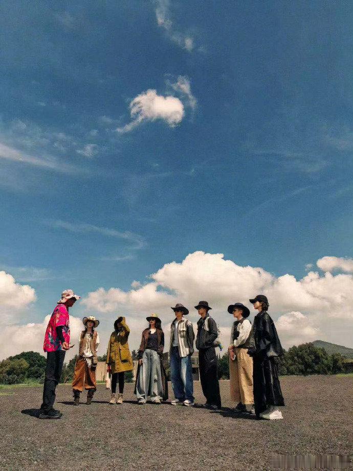 #邓为说吴君如没有偶像包袱# #花儿与少年#小如也太可爱了叭！说自己没当过偶像没有偶像包袱，真的是松弛感满满啊！ ​