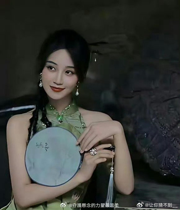 蓝盈莹说自己只靠嘴部每天锻炼把嘴练翘，真的很厉害吧 ​​​
