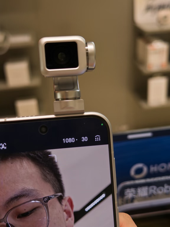 荣耀Robot Phone实拍，可折叠的手机云台