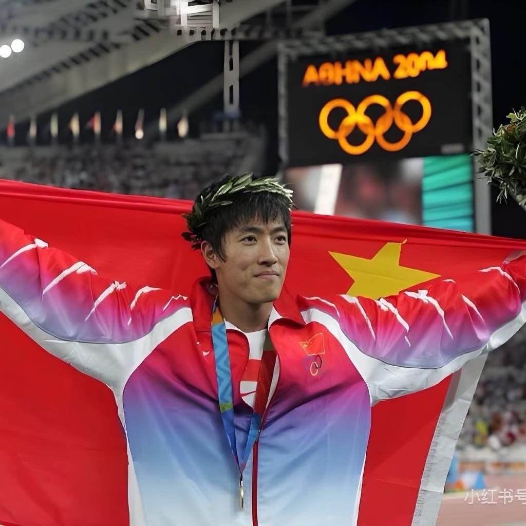 2026年9月10日，刘翔公开展出一张长达11年“零支出”的工资卡流水明细，同时官宣已和上海体育局完成买断手续，将卡内总计约98.3万元的薪资悉数捐赠。
刘翔胸襟开阔，把这11年积攒的工资一次性全部捐给了中华慈善总会，这份暖意顺着爱心传递到了有需要的人手中。