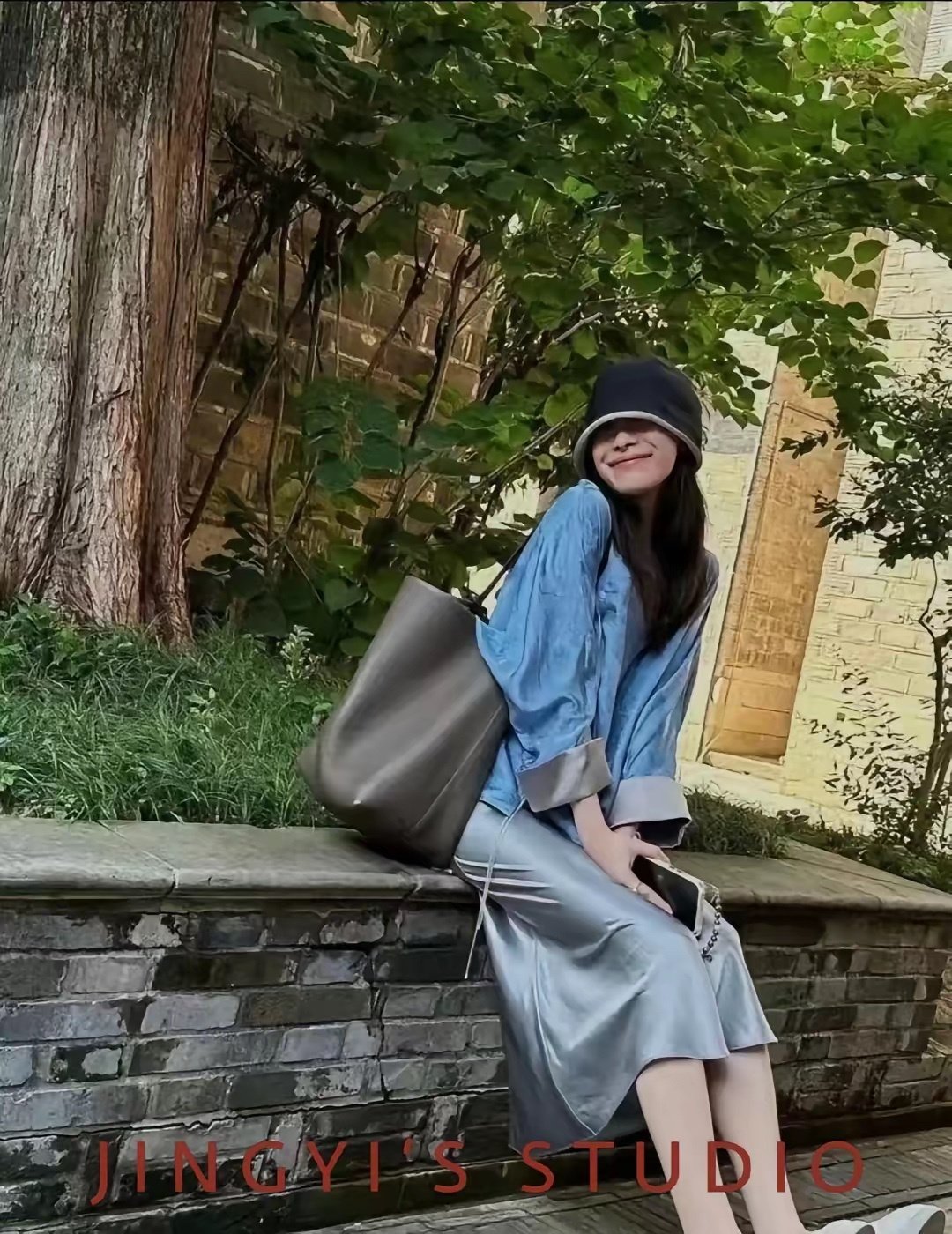 倪妮也爱的新中式！
霁蓝色真的很高级～ ​