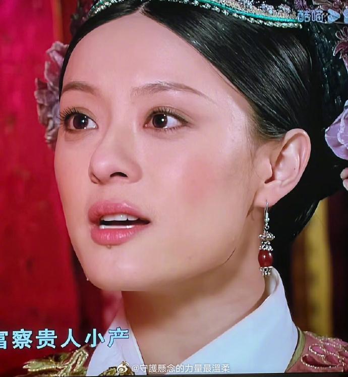 以前的剧没滤镜，连嬛嬛的唇毛都看得一清二楚 ​
