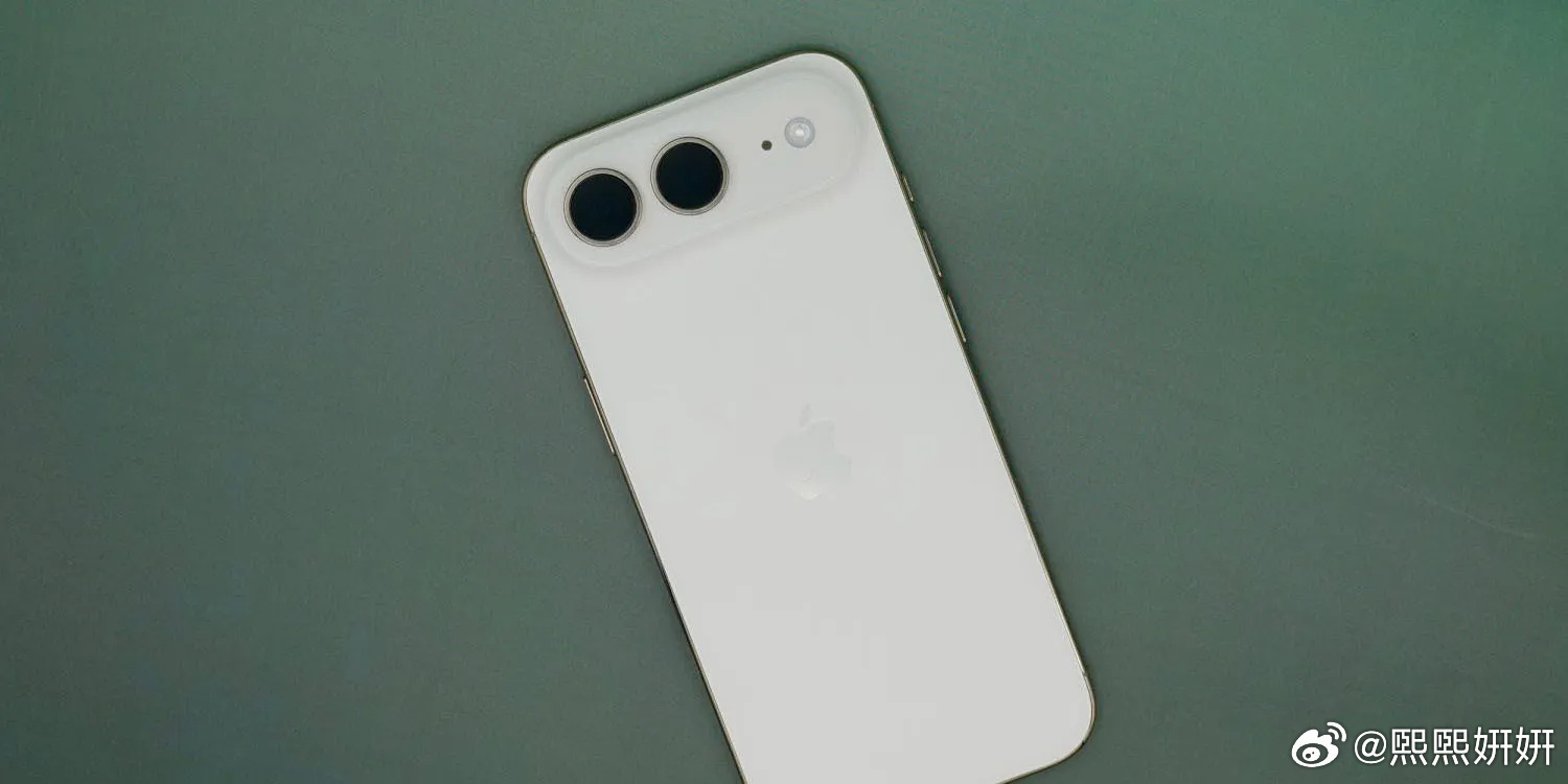 进入新一代iPhone产品迭代周期，Apple产品线的布局逻辑逐渐清晰。

相较于往年侧重芯片、影像、外观的硬件升级，2026年秋季迭代最大的变化，在于Apple智能生态全面落地后，硬件规格分级彻底重塑了机型体验层级。

在全系新机的迭代阵容中，iPhone Air 2的产品走向尤为特殊。

根据现阶段行业传出的硬件 ​