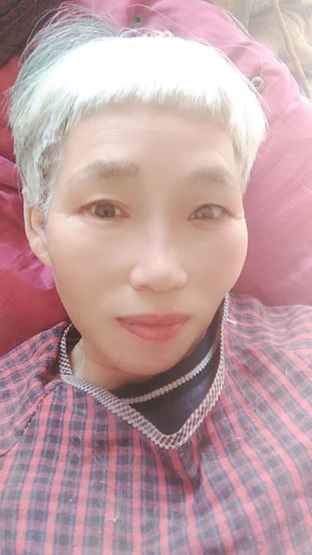 此刻一随手😄张卫健的光头，我的狗啃式老白发。加号里抖音能耐还是让我老脸很不差😄😄😄😄😄😄💋