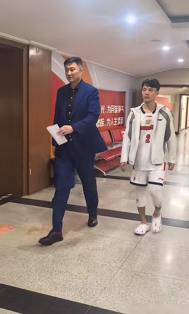 杜锋不骂人了，广东队反而更可怕了。 3月18日那场球，所有人都愣了。...