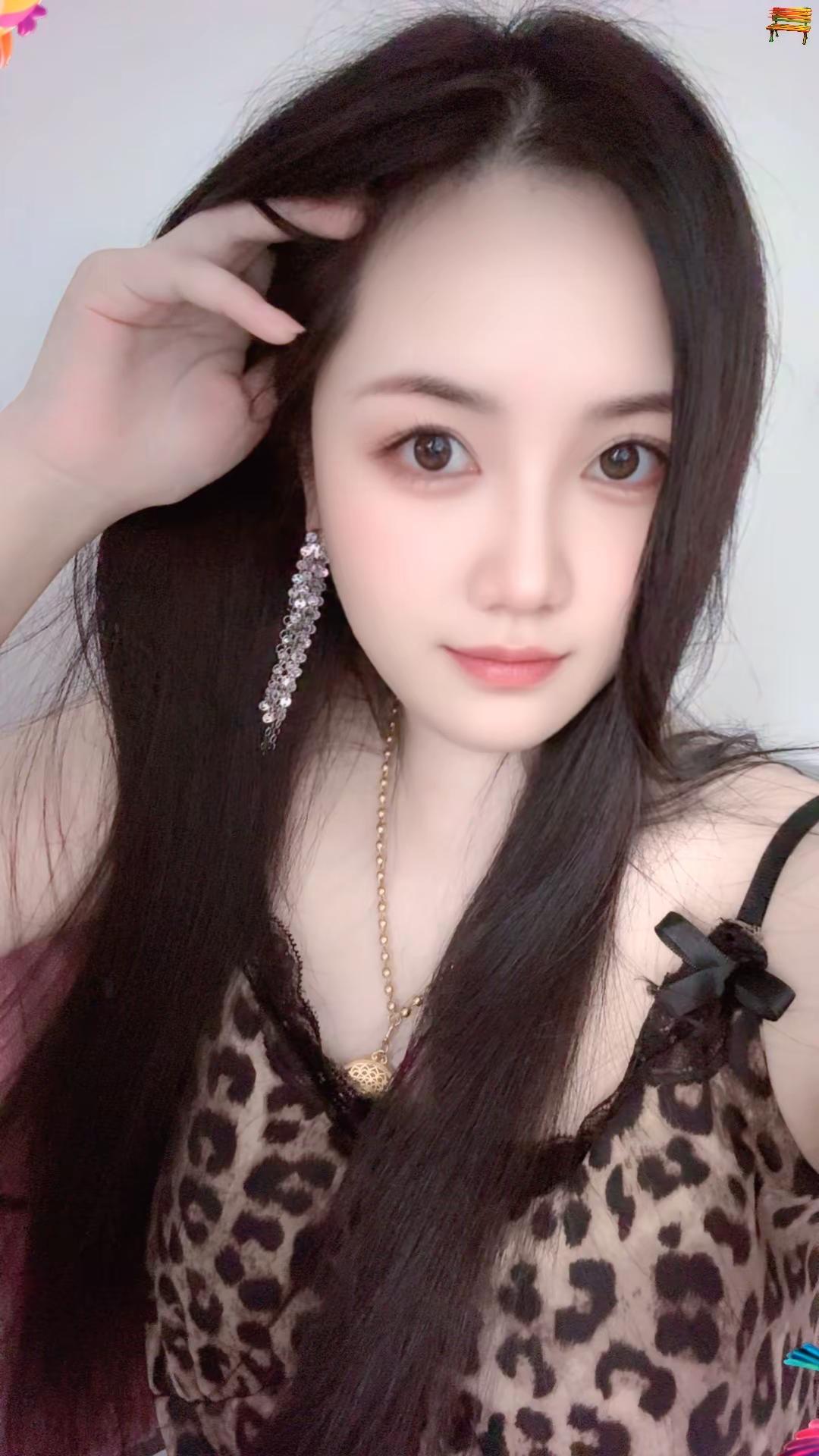 很认同王子文那句话：情绪写在脸上又如何，虽然会离开一些不懂你的人，但起码守住了真实的自己