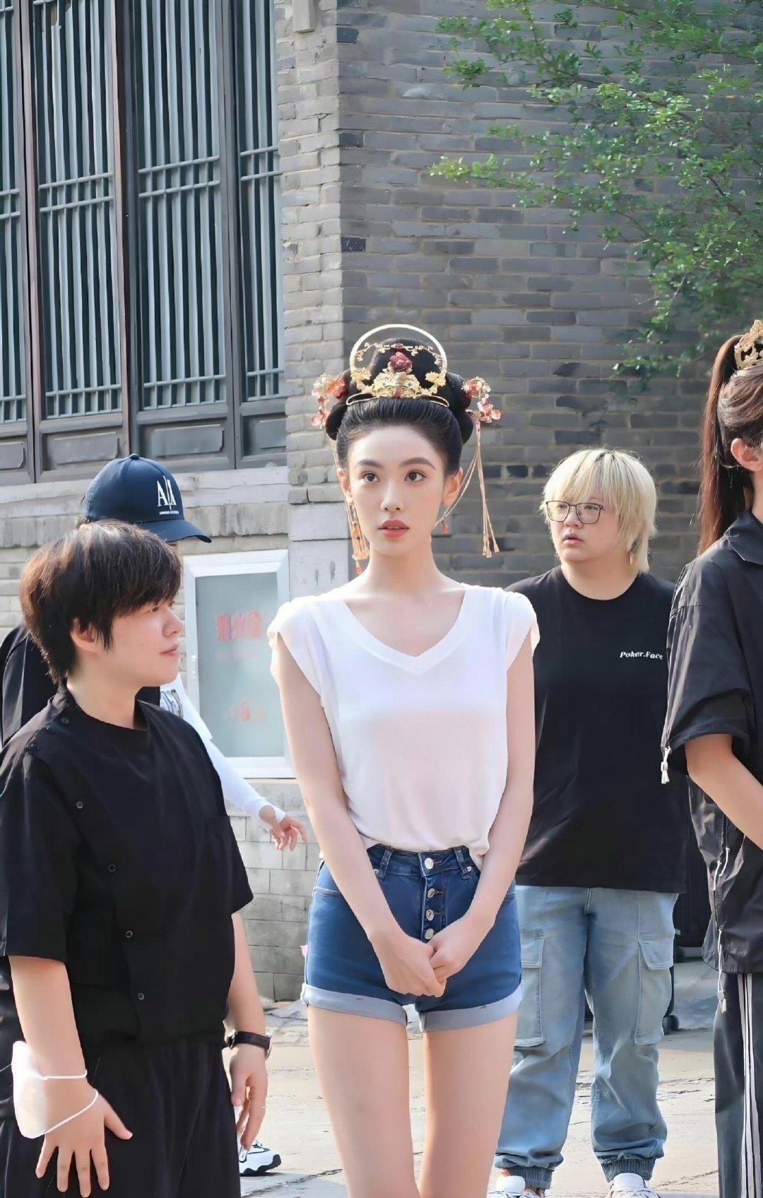 这颜值可以当明星了 ​