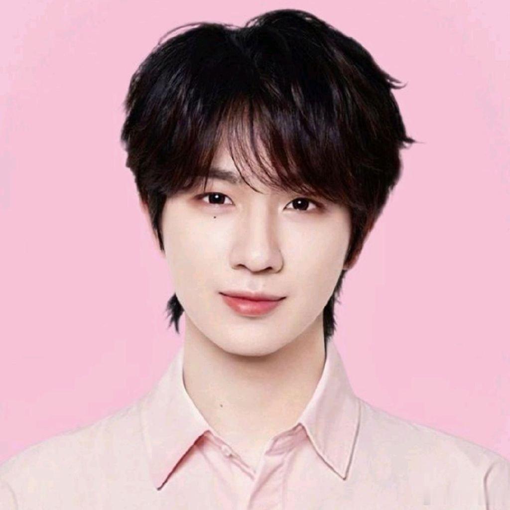 #国庆叙热爱，与毅共金秋# [心]#李宏毅拾光有毅# 

Day2喜欢哪段话呢哪段采访，其实我感觉都挺喜欢的，就是给人的感觉就是不装的，真实的，很实在哈哈哈哈
​