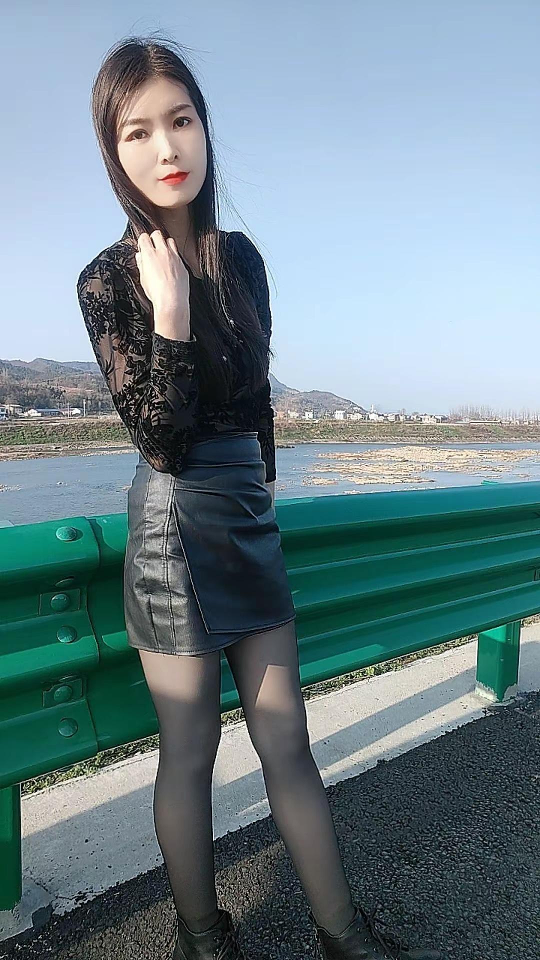 <p>情感共鸣  <!--{img:0}--><!--{img:1}-...