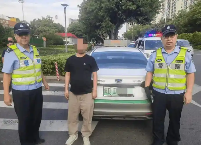 百余名的哥被拘！浦东机场出租车抱团宰客宰客乱象终整治