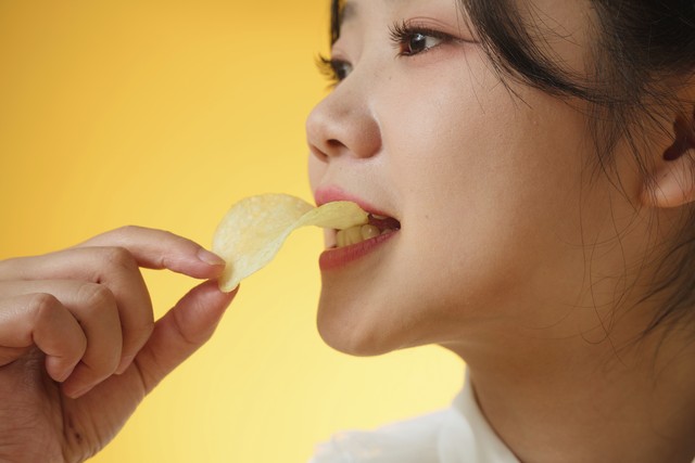 《最真实的亲情：一边骂你笨蛋，一边为你撑腰，这就是兄弟姐妹》