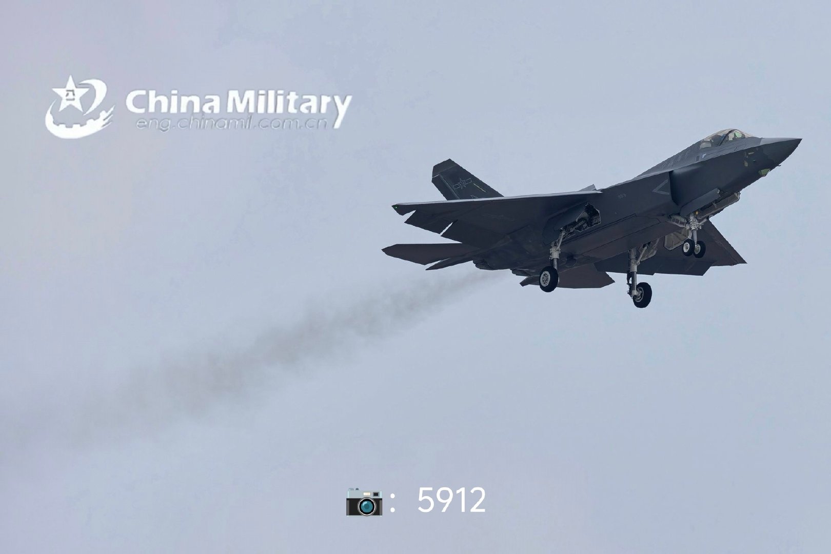 #烽火问鼎计划#  
恭喜！好看的量产歼35
忽略这些掩耳盗铃的水印 ​