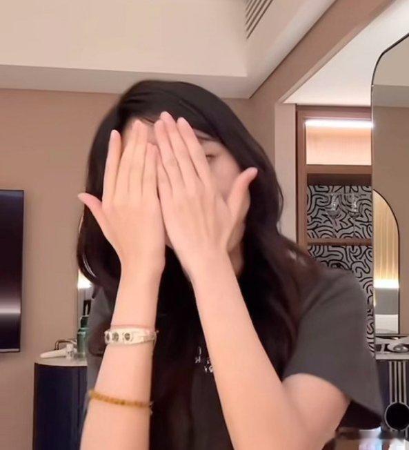 #黄婷婷[超话]# 手控狂喜 ​