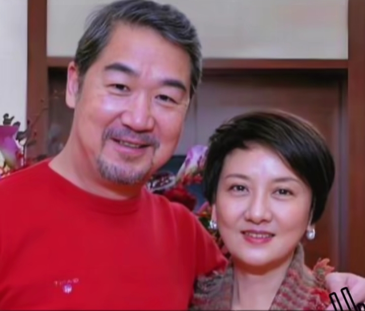 演艺圈难得温情一幕！71岁张国立深夜有感发文，罕见晒出珍贵同框照，瞬间刷屏引发热议，网友纷纷直呼：老一辈艺术家的情谊太动人！
 
9月6日深夜，已经71岁的张国立更新社交动态，字里行间满是动容，还附上现场合影。一众实力派老戏骨难得相聚，瞬间勾起不少观众的回忆，不少网友看完纷纷感叹：这样的画面实在太珍