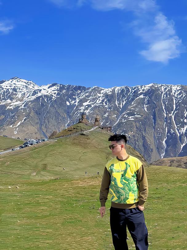 🇬🇪卡兹别克｜雪山孤寺，是上帝遗落的山野