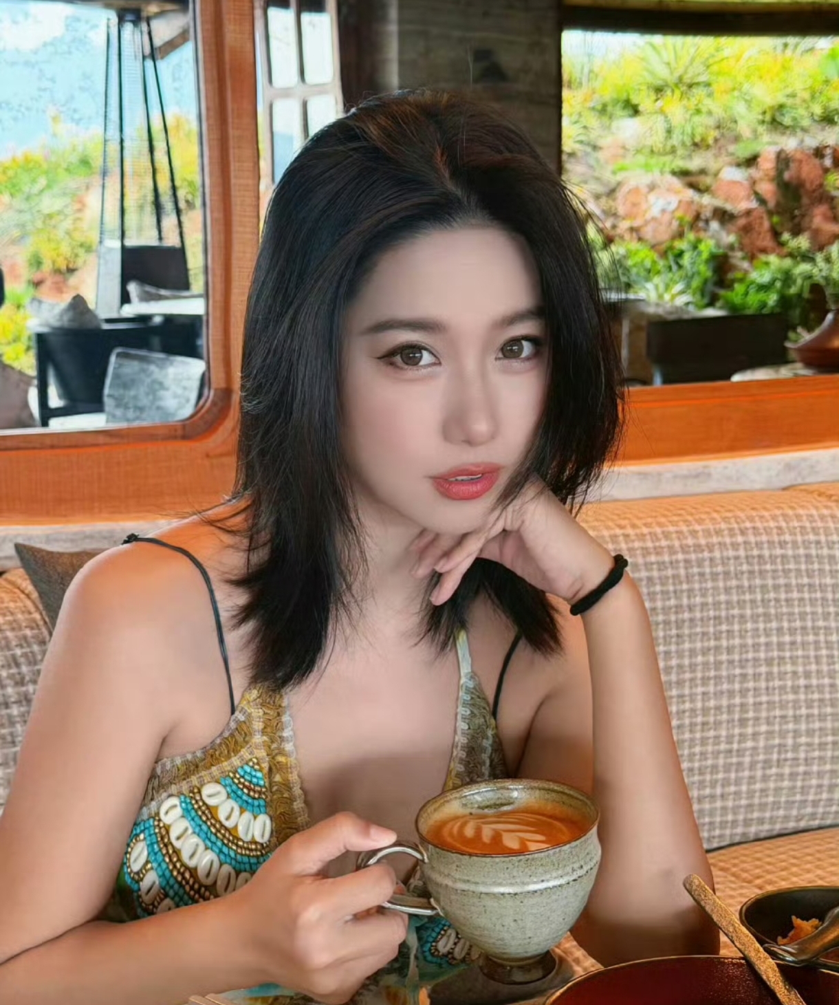 网传李蠕蠕恋上95生！网友调侃：到底是谁捡到宝了