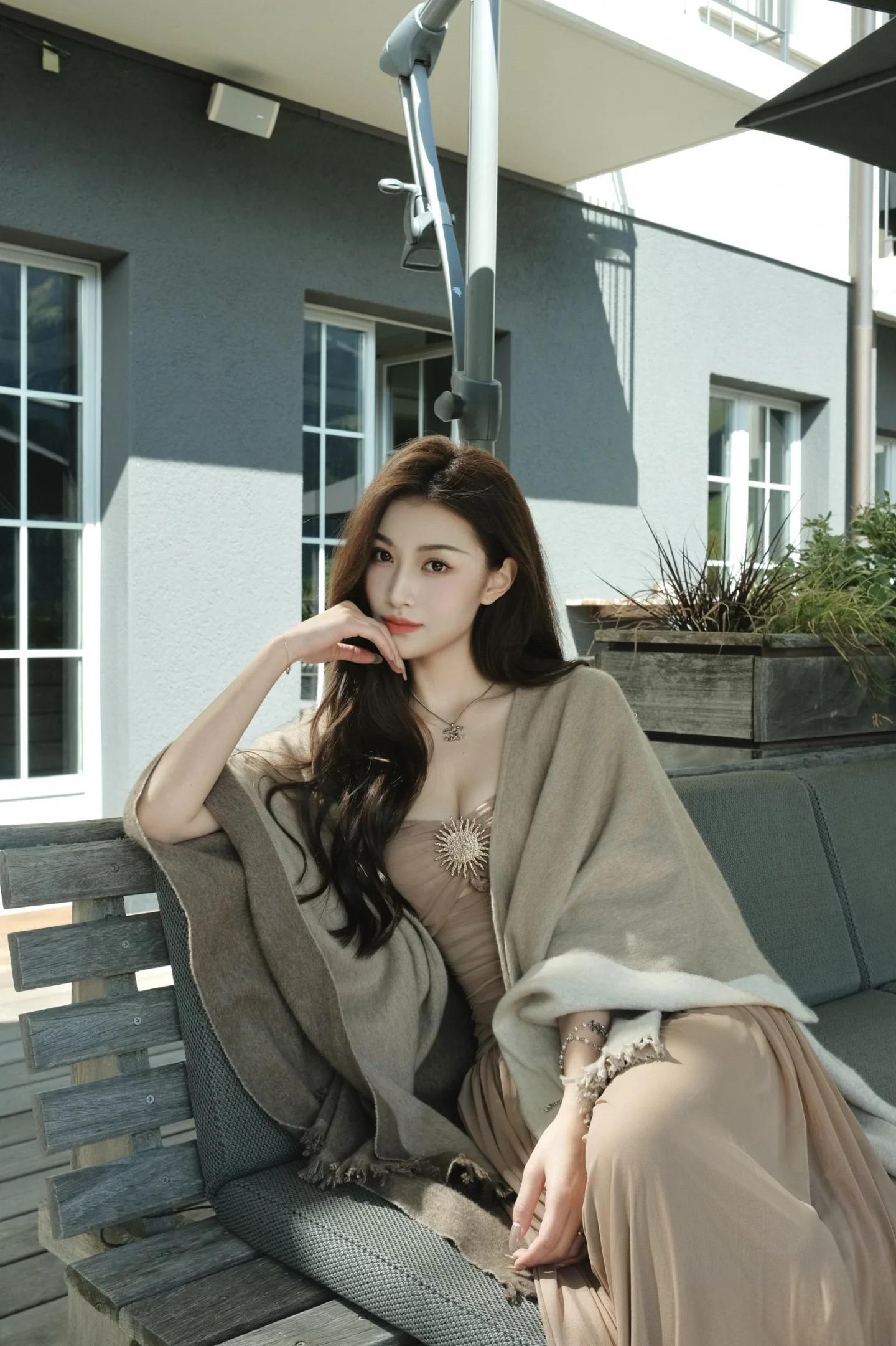 格林德瓦｜梦幻山坡🏔️ 暖阳晒得好舒服[爱慕][爱慕][爱慕]