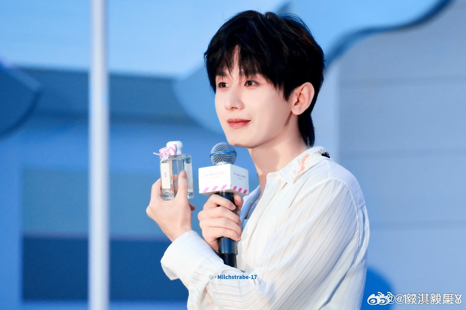 #张智霖成毅合照#cy#成毅叫张智霖师傅#

​感念成毅始终保持初心，稳步拓展自己的演艺版图，愿一路常有好运相伴，每一份付出都收获满满的回馈。
成毅｜傅诗淇｜卢云 | 两京十五日 | 朱瞻基 ｜狩谎｜林彦廷 ​