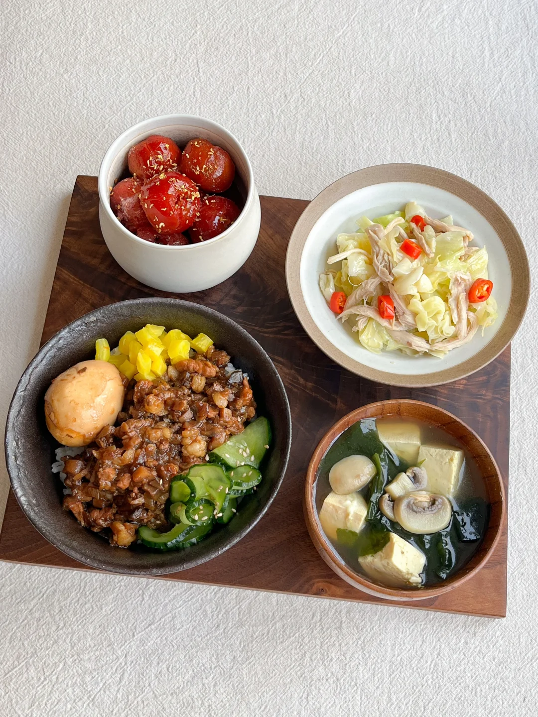 一人食｜今天就宅家吃卤肉饭吧🤔