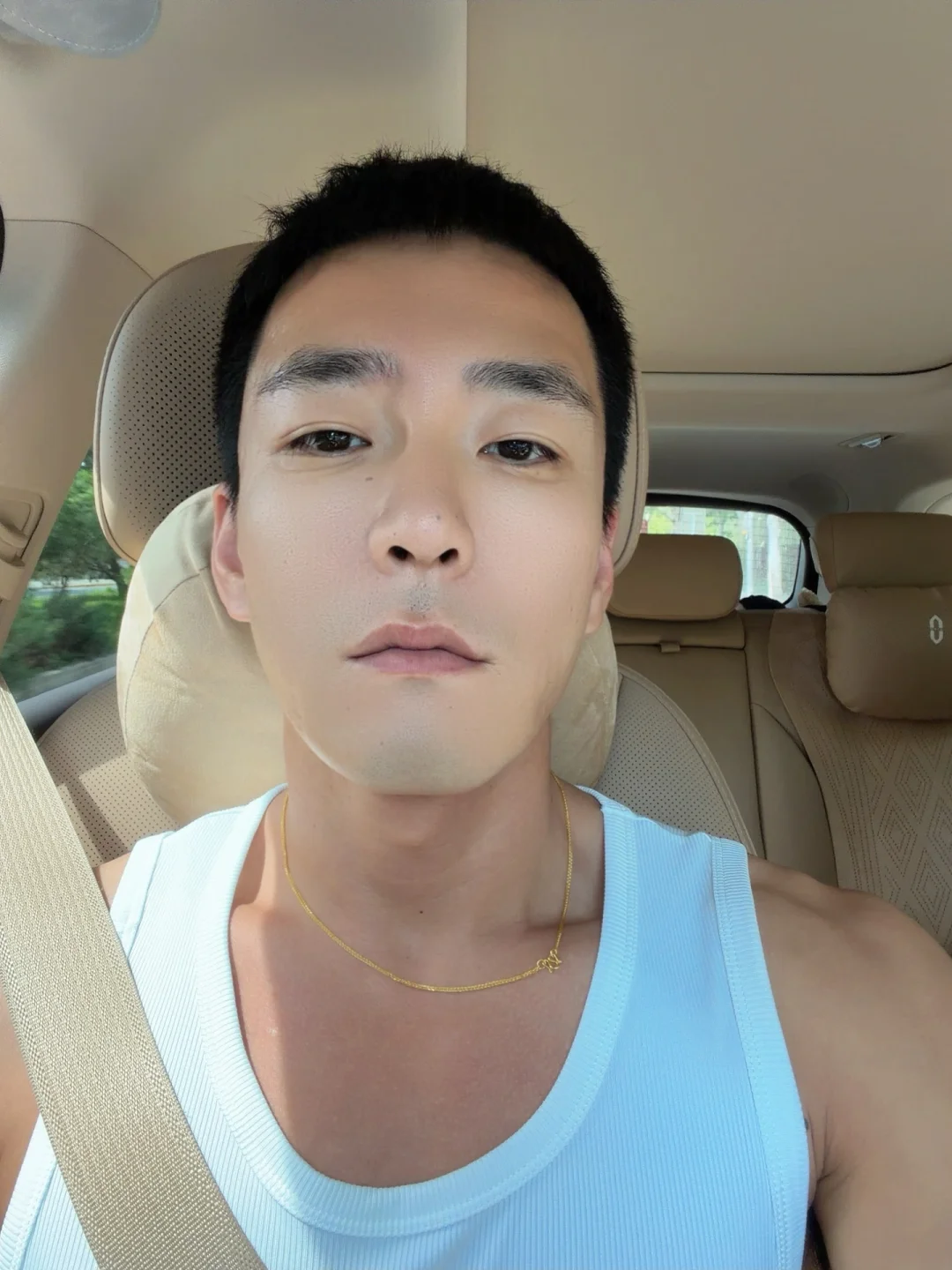 来，上车，送你去上班！🚗