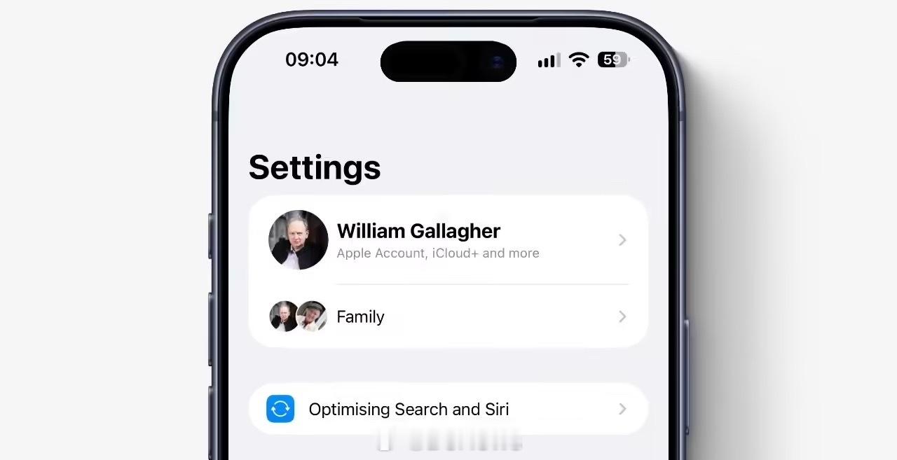 【#苹果回应iPhone18Pro运行缓慢#：首次“聚焦”索引耗时取决于数据量】科技媒体 AppleInsider 昨日（9 月 28 日）发布博文，报道称部分用户反馈，在 iPhone 17 等旧款（升级到 iOS 27）以及 iPhone 18 Pro、iPhone 18 Pro Max 上出现短暂运行缓慢问题，基本确认关联“聚焦”（Spotlight）索引创建导致 ​