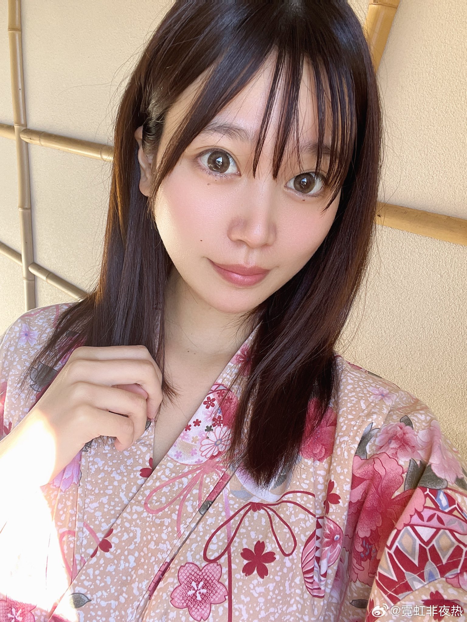 四年老将退所引退！就在木村玲衣宣布引退后，前田美波也在昨日宣布，离开所属的Lister Pro事务所，并彻底斩断自己的暗黑界演艺生涯。

自2022年10月从S1出道以来，她便很快以企划单体的身份在各大厂牌间穿梭，硬生生拼搏了整整四年。

在她的引退声明中，字里行间全是对粉丝、厂商以及经纪人一路相伴的 ​