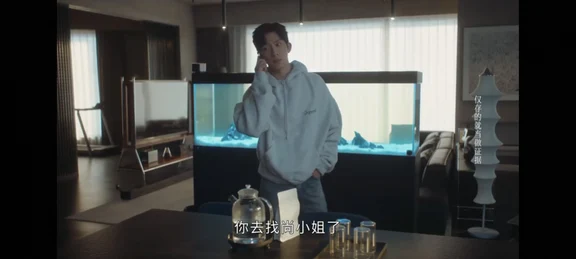 有没有姐妹知道早春晴朗Luke这件卫衣品牌！