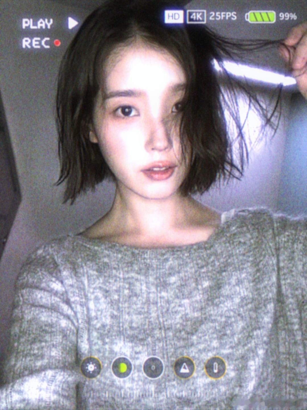 #IU[超话]# 美图‖IU  이 별로부터《从这颗星》⭐
#iu##iu韩国第一女solo##iu李知恩##iu新歌##iu新歌从这颗星# ​