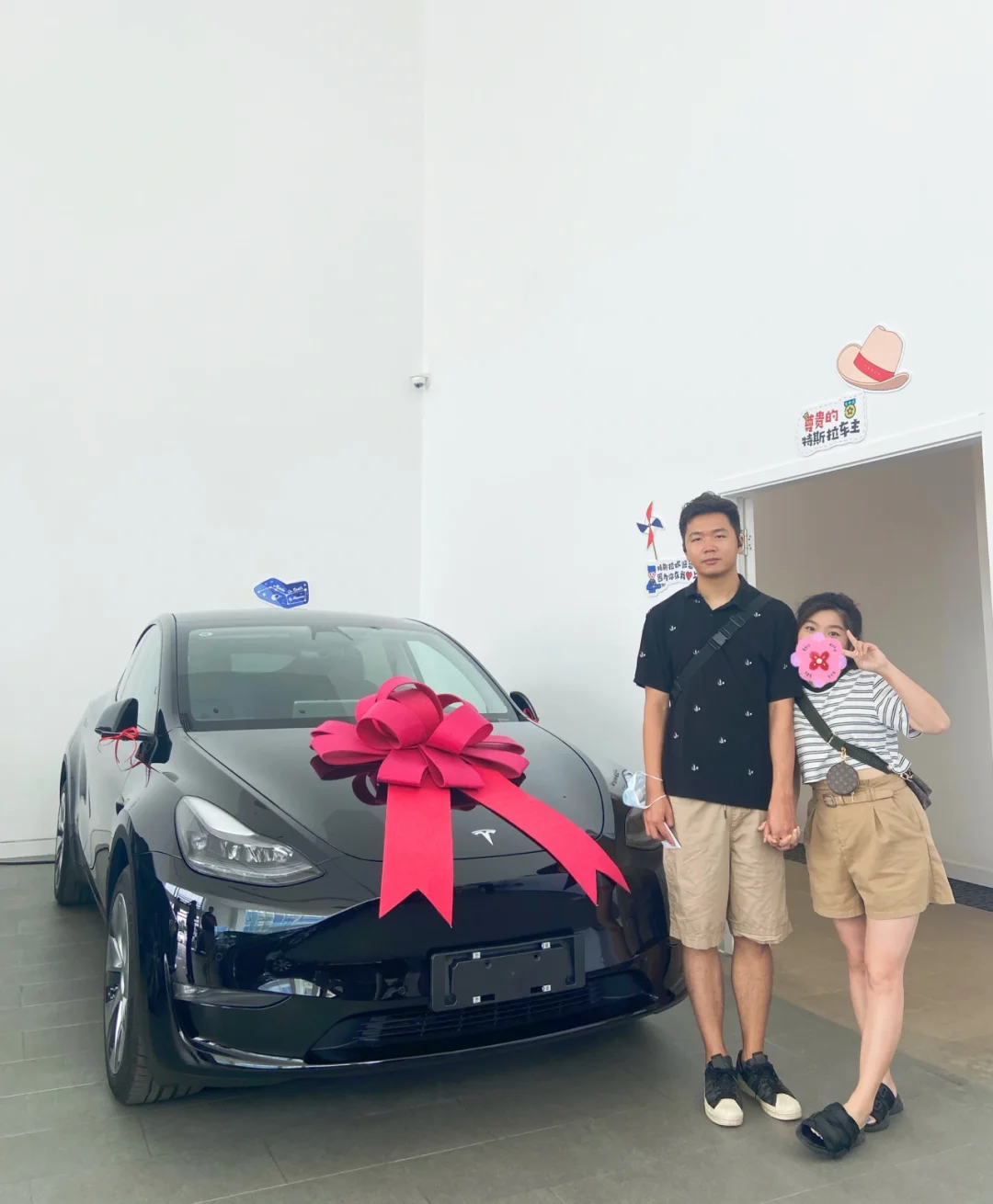 特斯拉提车啦～