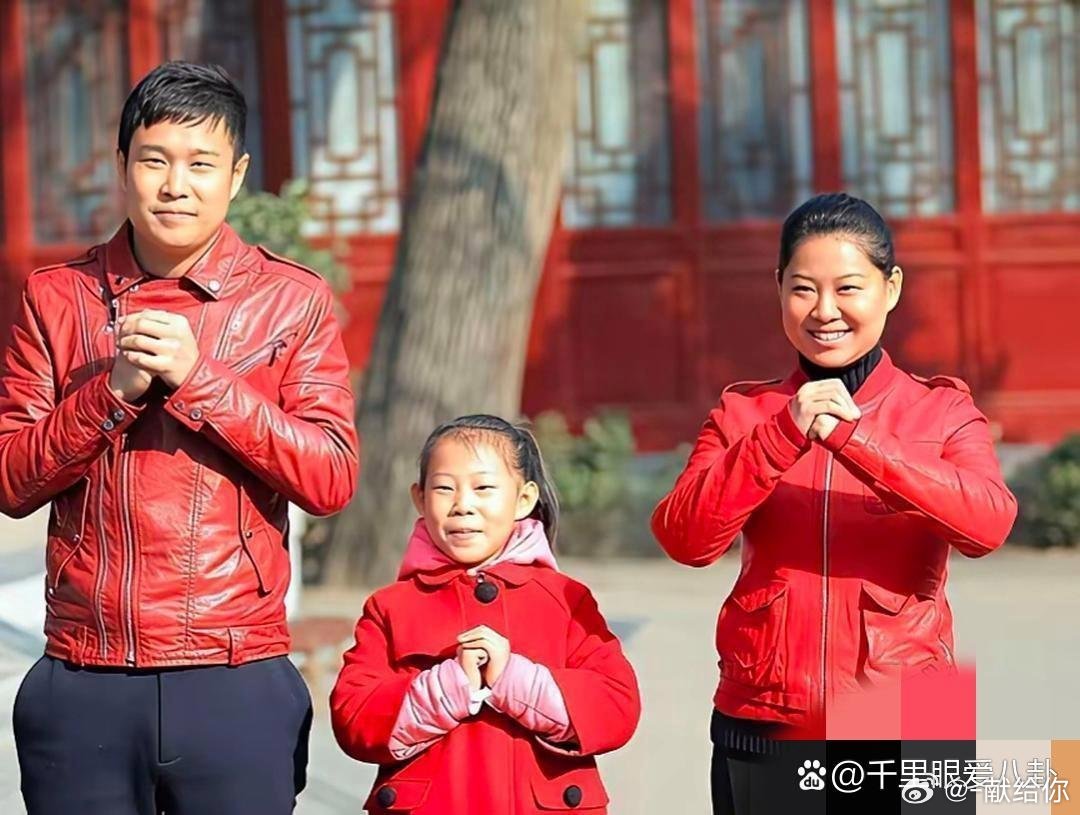 天知道 沈佳润脸上是不是动了刀子 ​