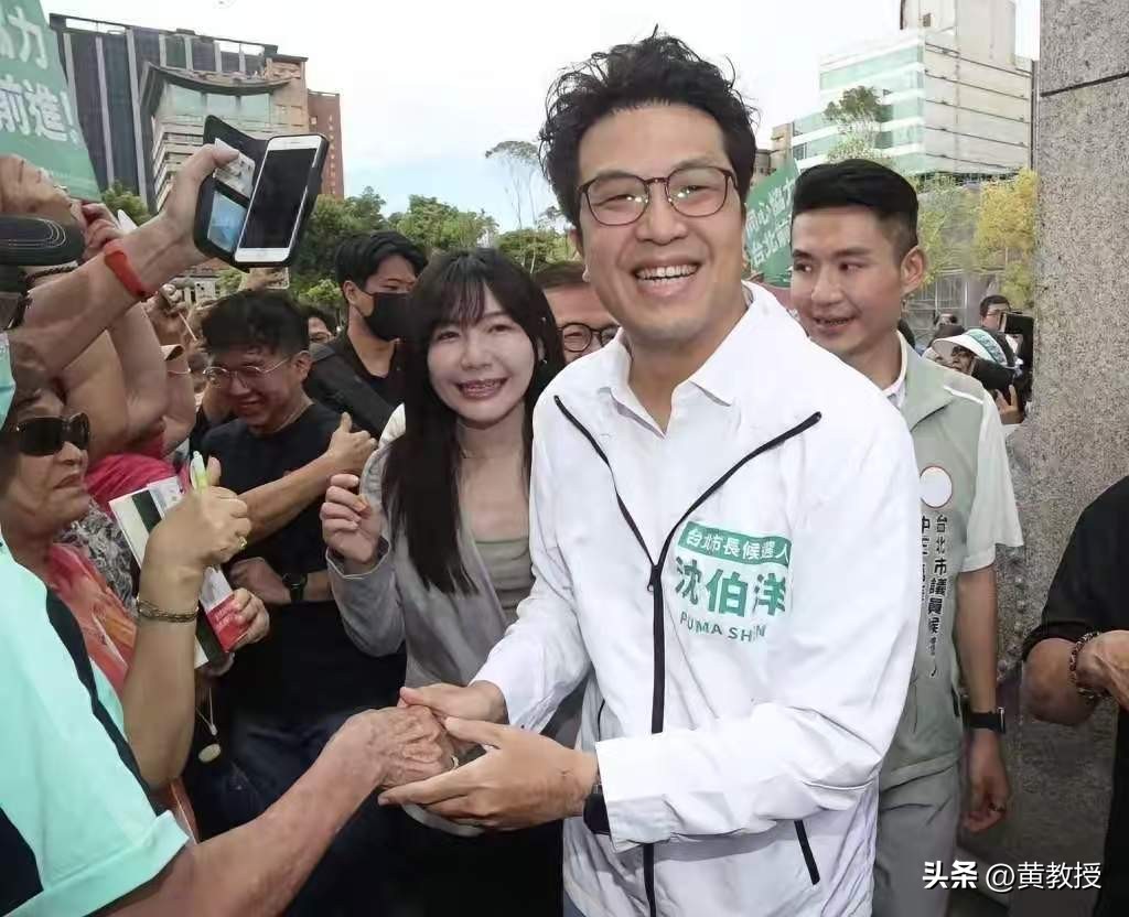 台独分子沈伯洋
他爹在大陆的生意彻底凉了[抠鼻][抠鼻]
绝不能让这种人赚钱
叫嚣着“有本事来抓我”的台独顽固分子沈伯洋的父亲沈士城，10月14日被国台办发布会直接点名。他名下兆亿公司2025年6月就被惩戒，禁止在大陆经营。沈士城转头换了个VWAY的壳接着做，这回VWAY也进了惩戒名单，跟大陆的任何