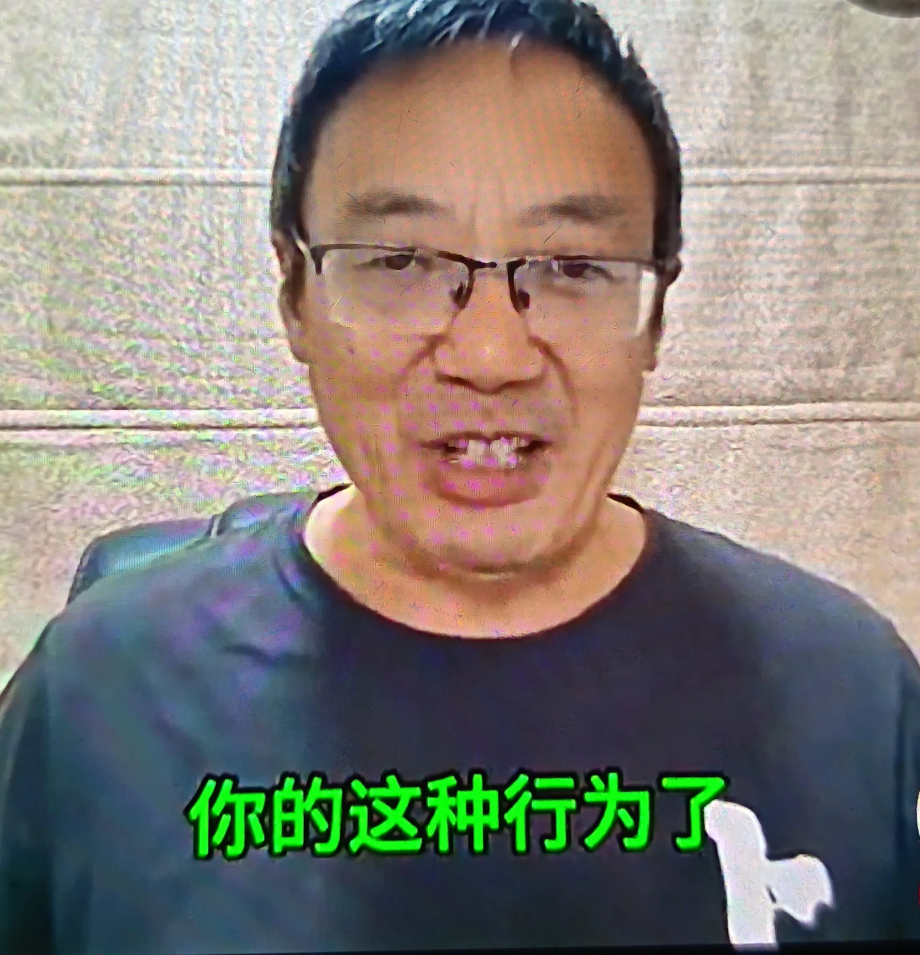 今天，是汤家凤教授邀请胡锡进先生开展公开辩论的第三天。汤家凤教授又在平台上喊话胡锡进，但胡锡进先生尚未做出任何回应。
做为一个平头草民，很希望胡锡进先生能勇敢地站出来，进一步表明自己的观点，因为，这不仅仅是你们两位的一场论战，而是事关国家教育事业发展方向，以及万千青少年学子今后如何更加顺利地完成学业