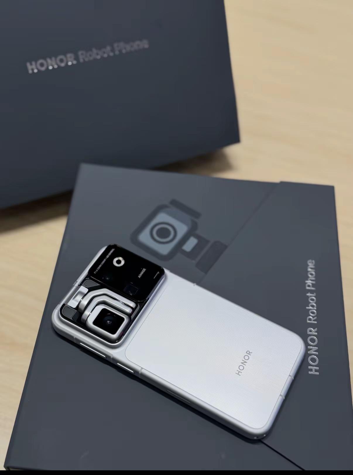 荣耀Robot Phone来了，这个形态的手机你们觉得酷吗？荣耀robotphone 荣耀新品 荣耀机器人手机