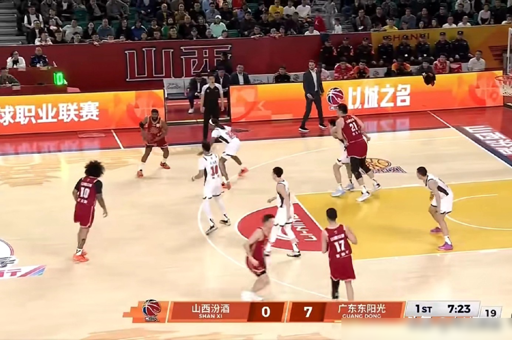 周琦的平替？别闹了。王少杰被租到广东，真正的原因，北控一个字都不敢提。...