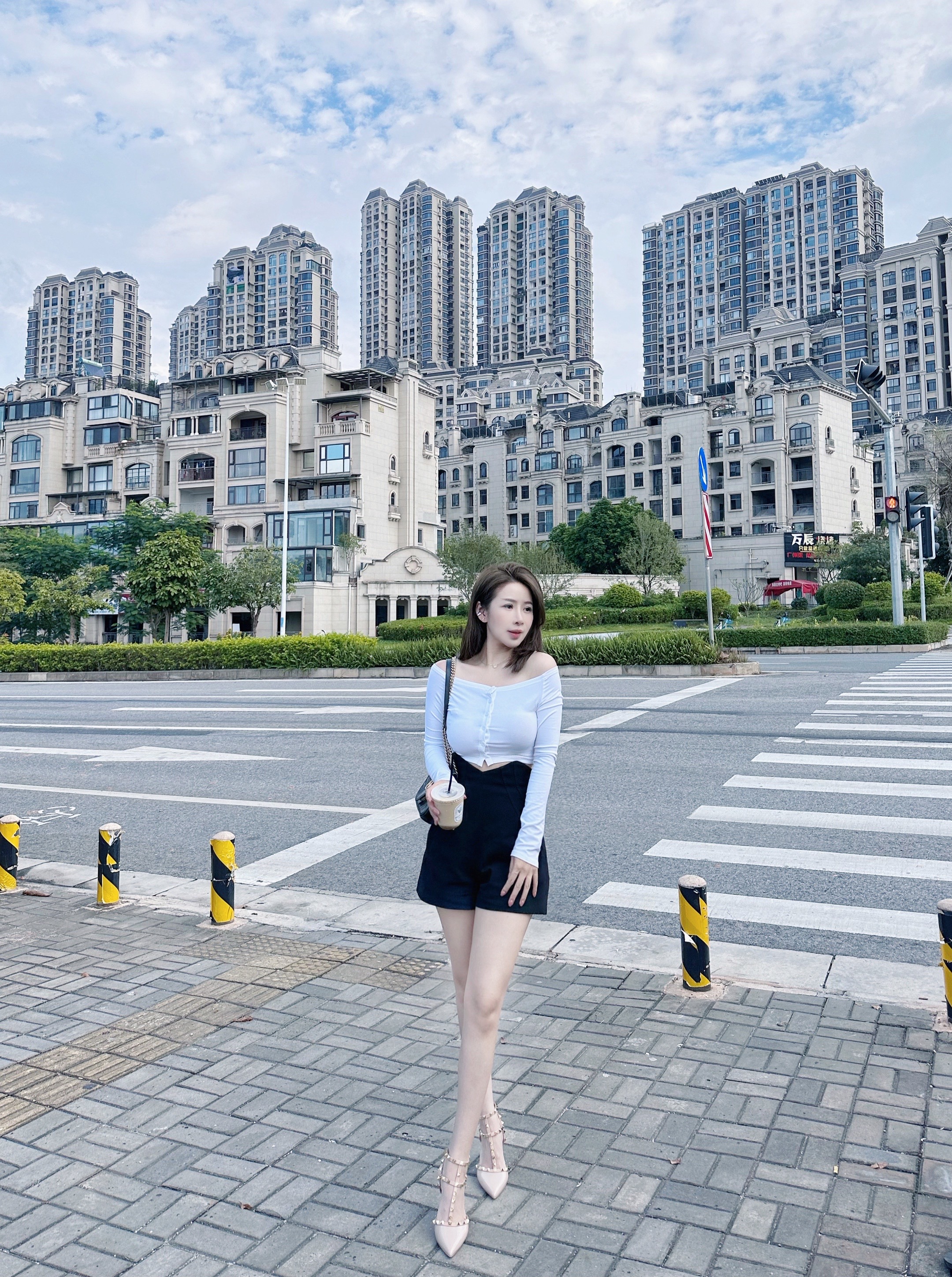 有我这样的女朋友你几点回家？