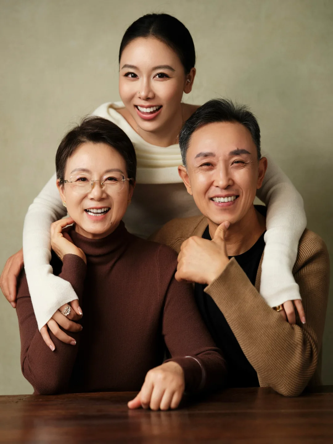 焦虑的爸、回避的妈、恐回的她，拼凑一个家🥹