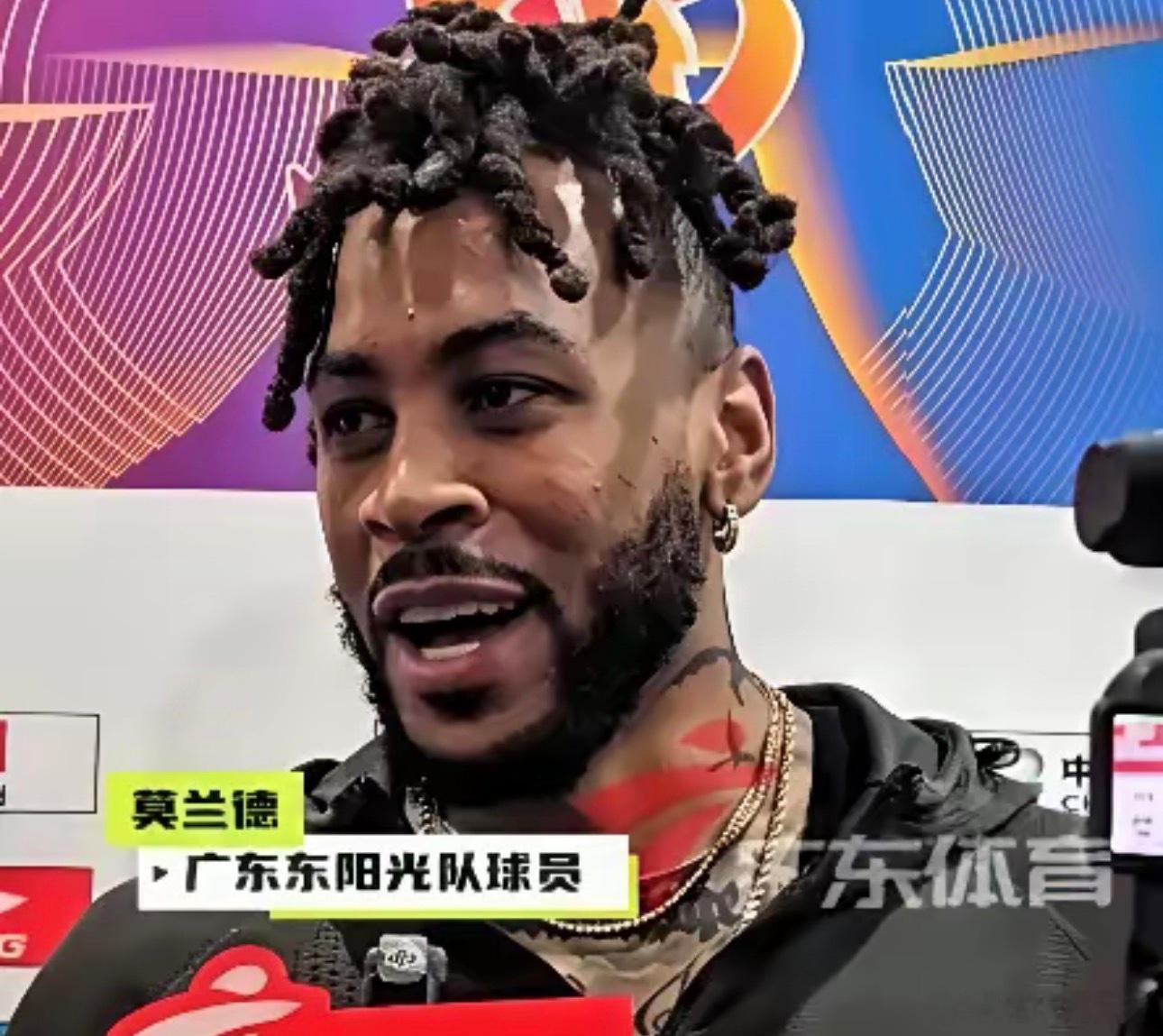 广东宏远最终没有选择莫兰德，而是签约了大外援阿祖布克。但是个人觉得，真正拿到CBA的赛场上来看，情况还真不好说，阿祖布克真的不一定比莫兰德好用。
​阿祖布克身高没有布兰德高，技术同样比较粗糙，终结能力和吃饼能力不一定有莫兰德强。更重要的是，对CBA的情况，莫兰德是再熟悉不过了。
​作为辽 ​