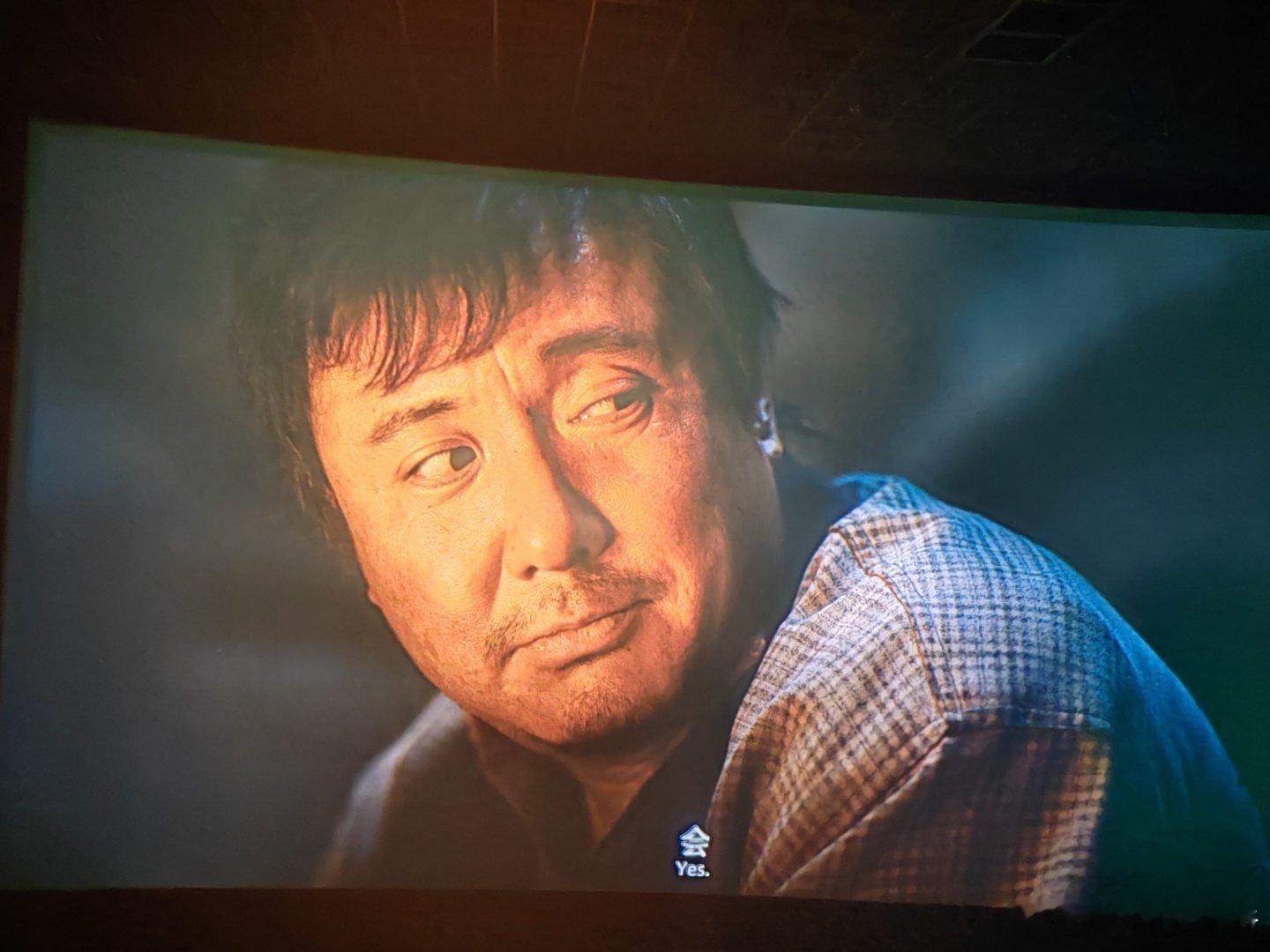 #打卡电影 《龙餐馆》
少数没有被剧透就来看的，以为七夕节就看下沈腾的轻喜剧，很快就发现就像做阅读理解一样，在这个战乱的背景下，题目名就是唯一一个明亮的有生命力的所在，好好吃饭这顿下顿成了多少人的奢侈…电影有很大的艺术夸张成分，不是战争特效，是在物资如此贫瘠下居然可以做出饕餮盛宴， ​