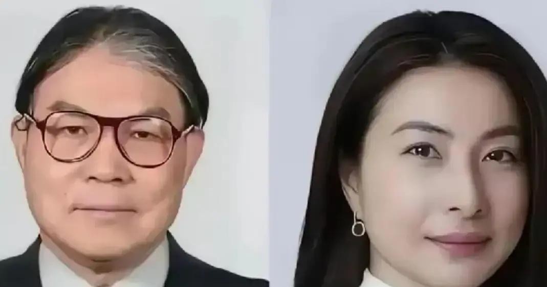 四万人面前摔得满脸血，他爬起来接着唱。
7月4日成都演唱会，王力宏开场就被钢丝绊倒，头砸在金属台边，左耳软骨撞碎，血顺着脸往下淌。工作人员简单包扎后，他选择继续。三个小时，全靠右耳监听，全开麦唱完，还笑着跟观众说自己像梵高。
演出结束才去医院。耳朵27针，脸12针，一共39针。第二天第三场照常登台，