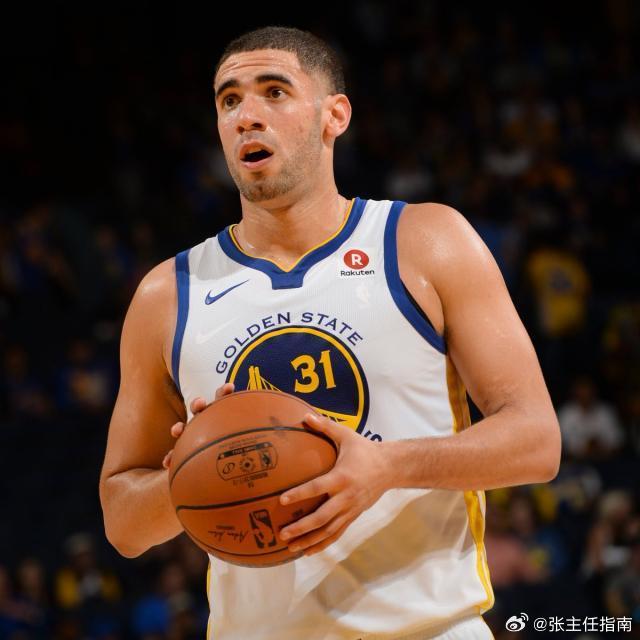 北京时间8月26日，名记Shams爆料，勇士以1年390万美元底薪合同...