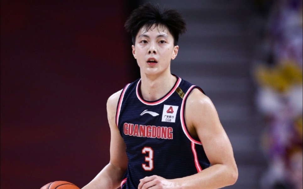 其实广东宏远这个赛季宁愿胡明轩受伤不打，可能也不会那么差。并不是针对胡...