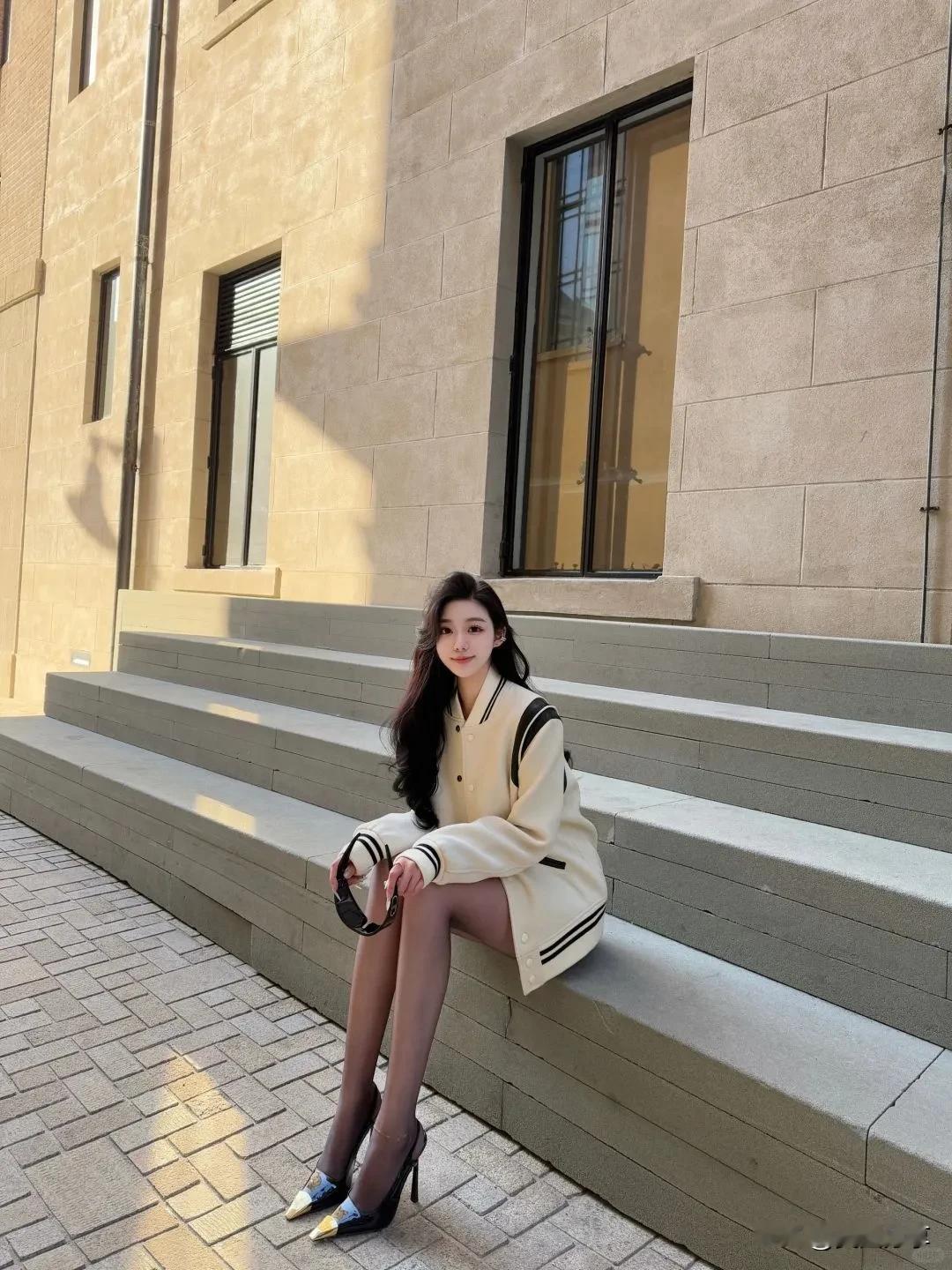 棒球服黑丝美人，性感无敌[kiss]