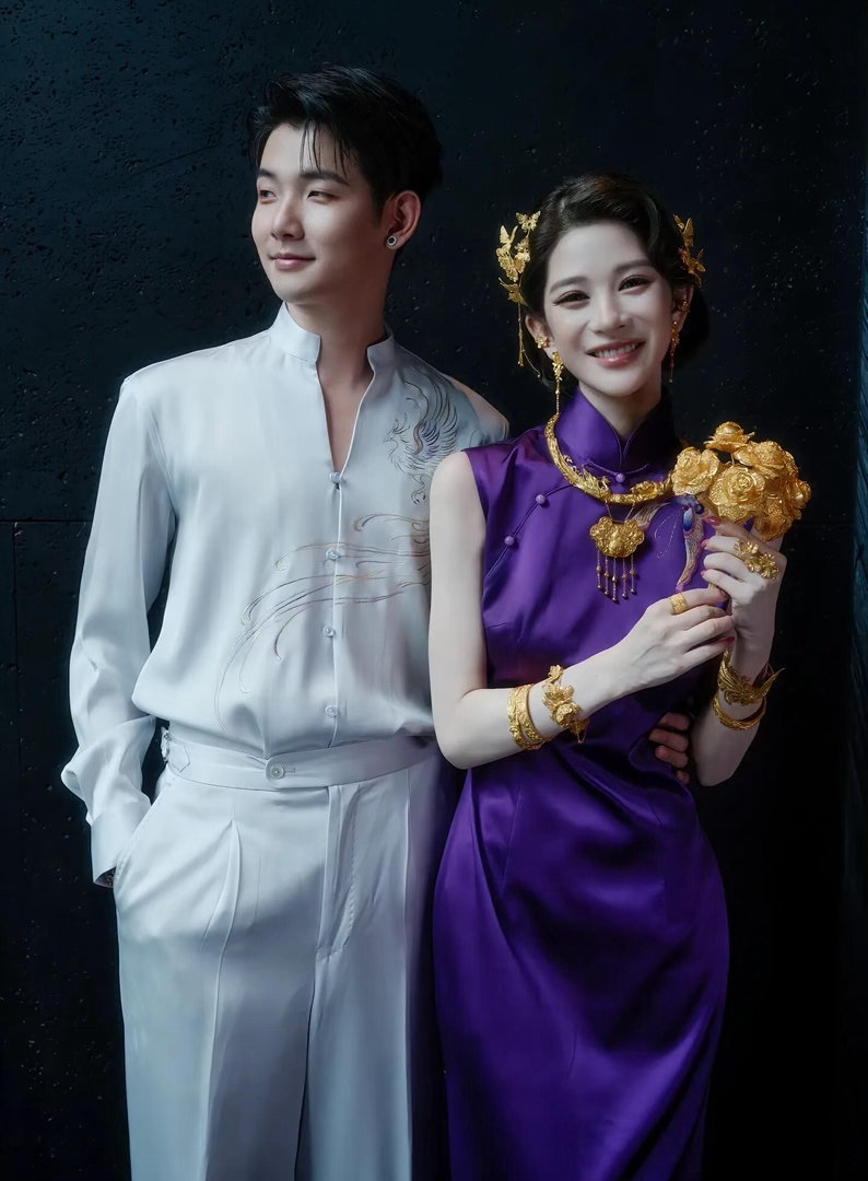 #梅尼耶被妻子整容前的照片吓到了#全程都是趣味节目效果！梅尼耶不知情被旧照惊喜暴击，夸张反应搞笑又可爱，毫无恶意超欢乐 ​