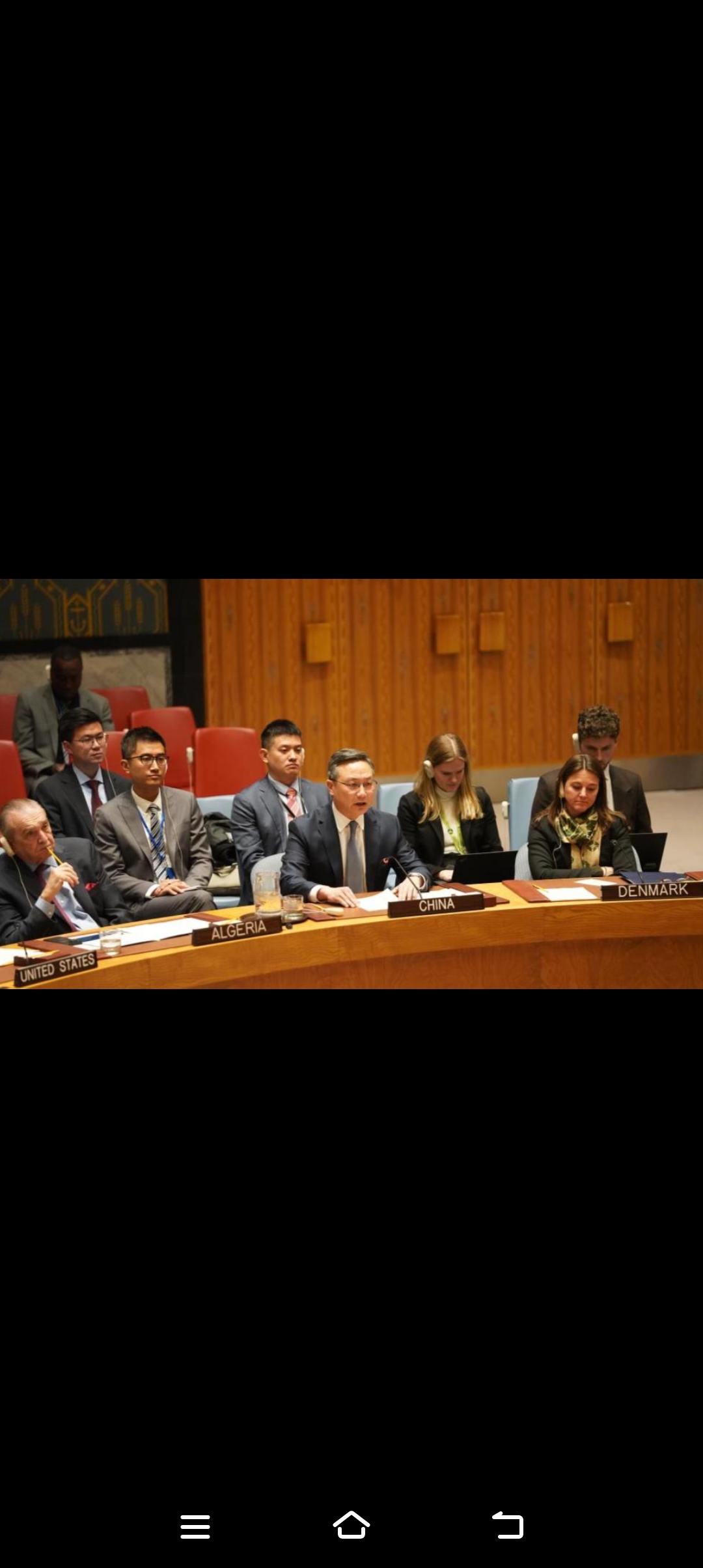 联大铿锵发声！中方明确：《联合国宪章》敌国条款，绝不容删改
 
当地时间9月28日，第81届联合国大会一般性辩论现场，中国常驻联合国副代表孙磊行使答辩权，针对日本首相高市早苗此前在联大的发言作出严正回应，郑重宣告《联合国宪章》中的“敌国条款”具备不可替代的现实价值，任何删改诉求中方坚决反对。这一次在