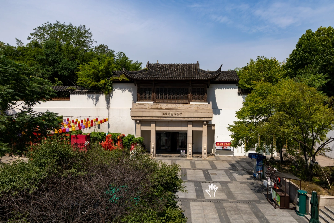 这博物馆，建筑一流，展览太差劲